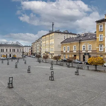 Lägenhet 22 - Ghetto Heroes Square