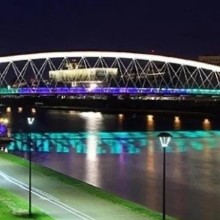 Appartement 22 - Ghetto Heroes Square *